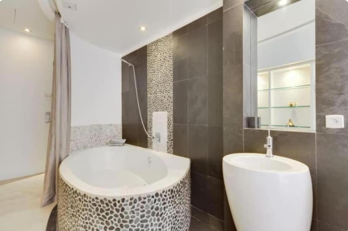 Magnifique Appartement Parisien - Marais Eksteriør billede